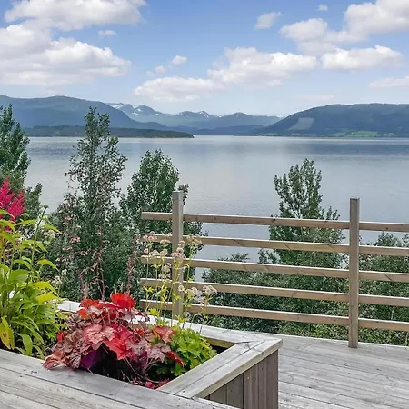 Cozy Home In Stangvik With House Sea View Feriehus