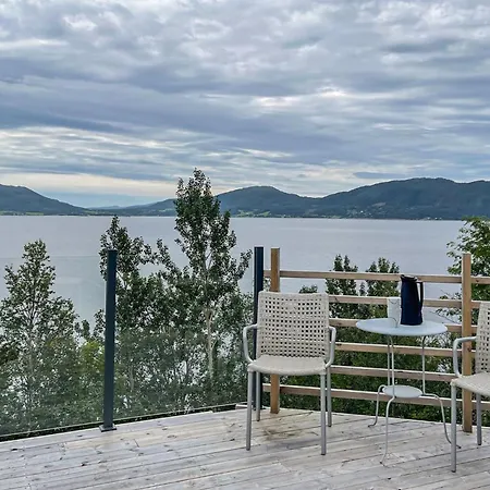 4 Bedroom In Feriehus Stangvik